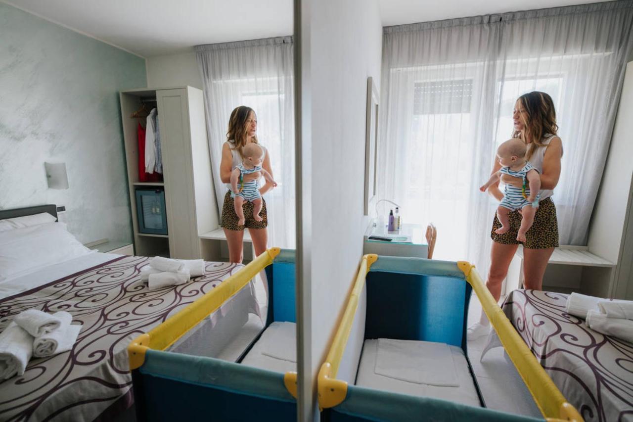 Hotel Gloria لينانو سابيادورو المظهر الخارجي الصورة